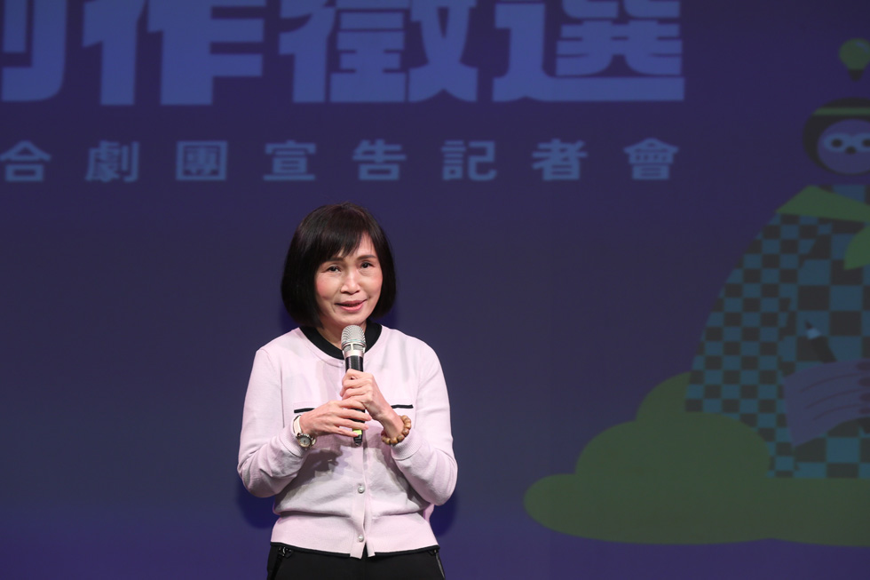 國立傳統藝術中心主任陳悅宜致詞。