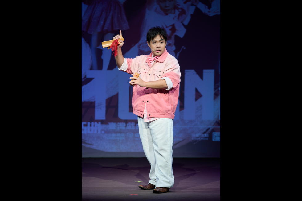 漢霖民俗說唱藝術團《說唱本領─一舉成名》新秀黃孝擔任主持人及開場表演