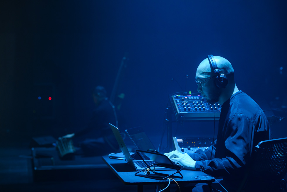 圖說：來自MUTO的玄琴演奏家朴佑宰（Park, Woo-Jae）與電子合成音樂家申範浩（Sin, Bum-Ho）。